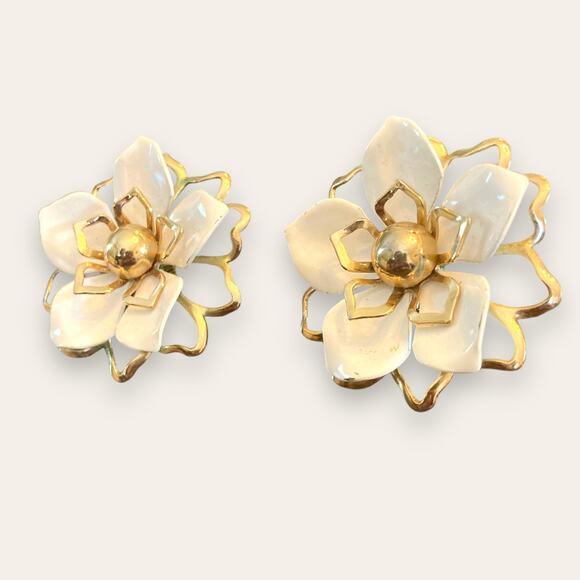 Emmons Signed White Enamel and Gold Tone Accented Flower Clip on Earring - Picture 3 of 5